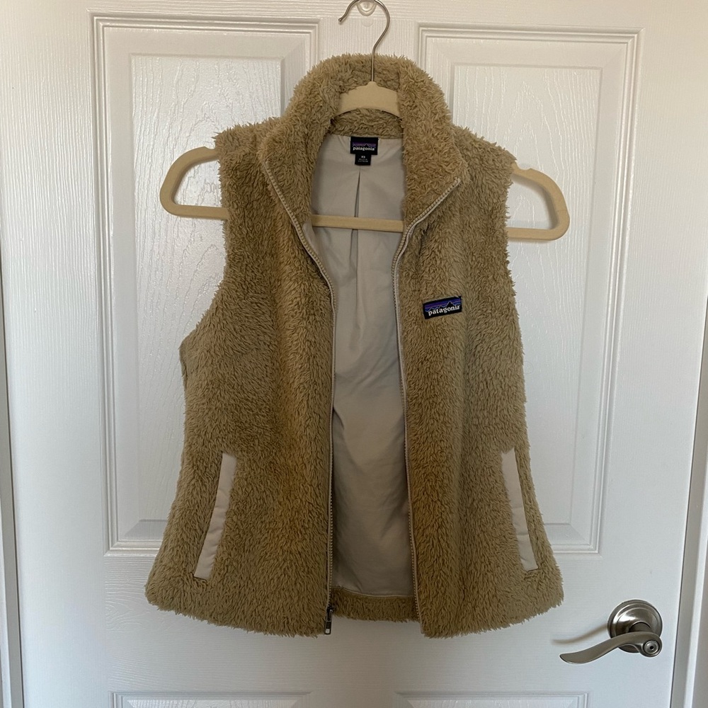 Tan fuzzy Patagonia vest. Size XS.